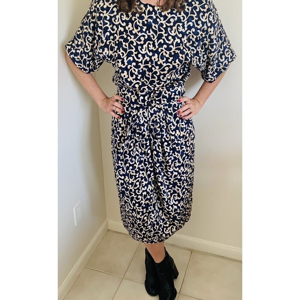 Vintage Maggy London by Jeannene Booher Brocade Navy And Gold 100% Silk Dress